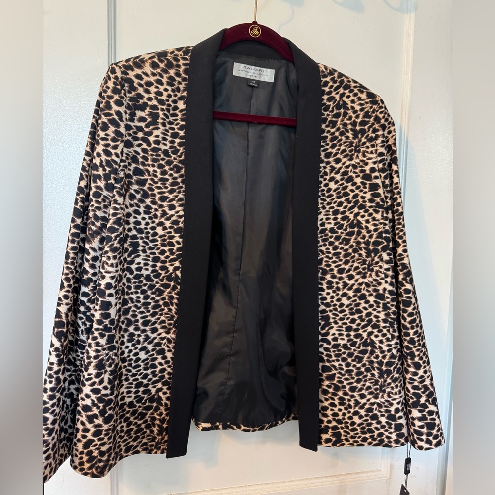 Tahari Black and Cream Leopard Print Blazer